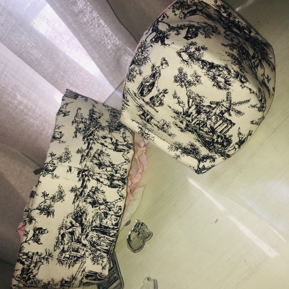 SOLD  face masks with matching headband - Picture 4 of 5